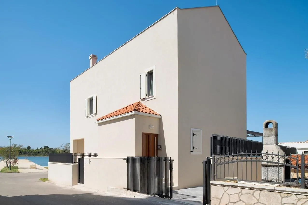 Luxury Villa Lovre Seaside Heated Pool Sauna 닌